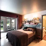 Twin Pine Manor
