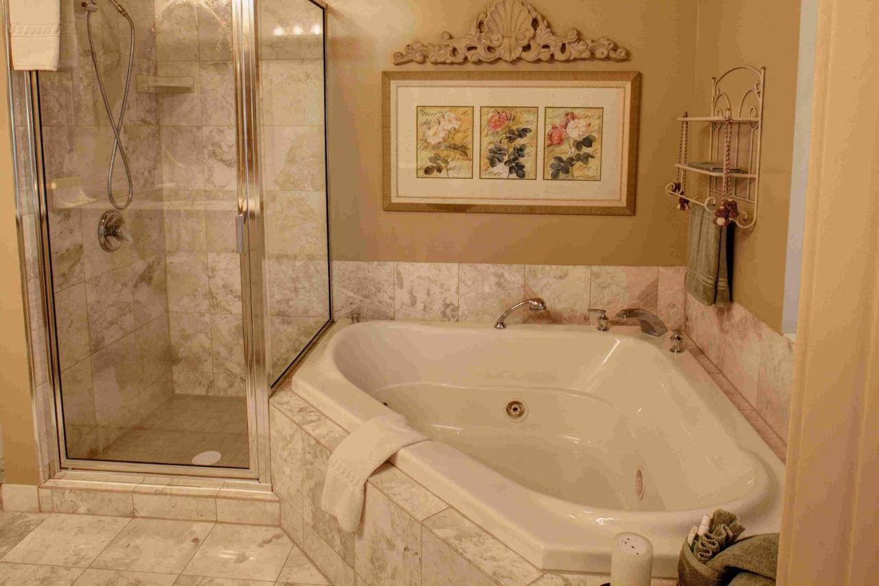 Twin Pine Manor Bed & Breakfast Ephrata