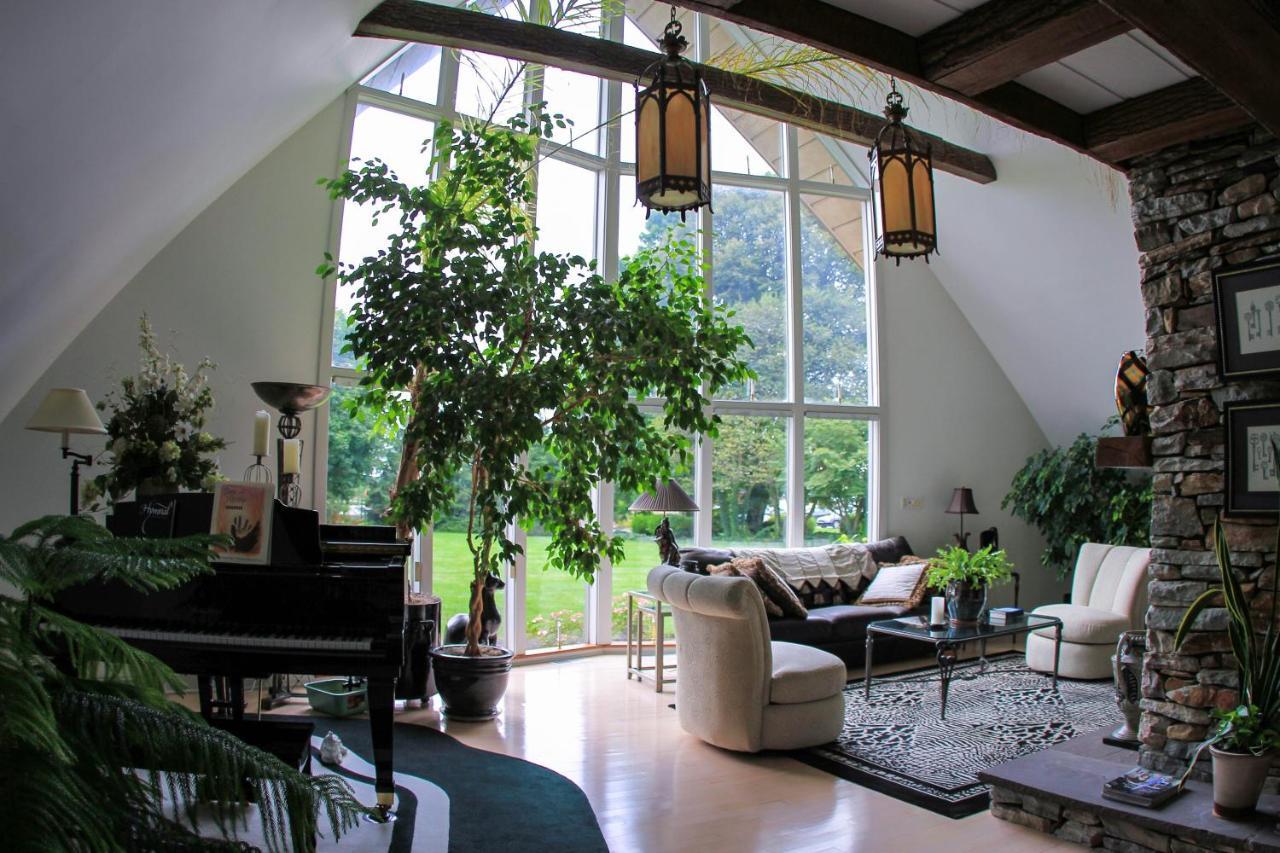 Twin Pine Manor